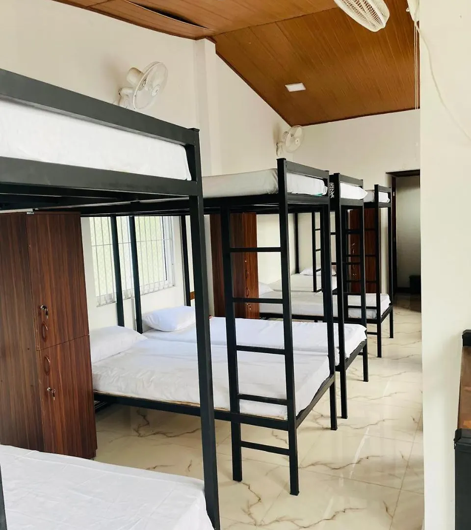 Star Village Hostel Kandy 0*,